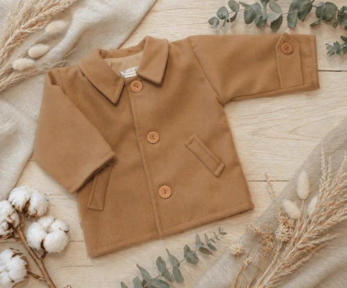 Karmelowa kurtka z flauszu  dla chłopca 